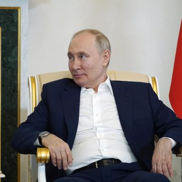 Putin Putin ratifica la ley que prohíbe las cirugías de reasignación de sexo en Rusia