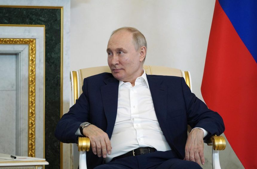 Putin ratifica la ley que prohíbe las cirugías de reasignación de sexo en Rusia