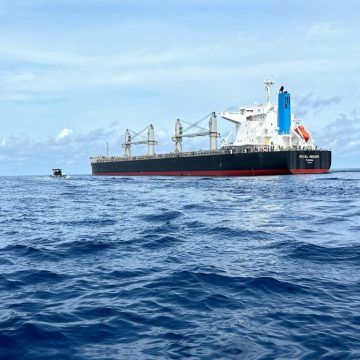 (Videos) Pescador accidentado fue rescatado en altamar en valiente operación de guardacostas de CR y rescatistas de EEUU