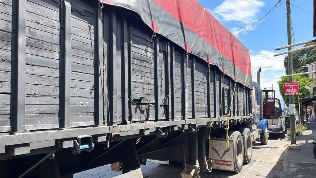 Israel permite 28 camiones con ayuda humanitaria de Unicef y OMS hacia el norte de Gaza 1 Migrantes hacinados en camiones en México.