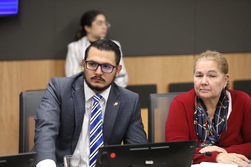 Nueva República evade responder: ¿Qué es más importante, proteger del abuso sexual a un menor o el secreto de confesión católico?