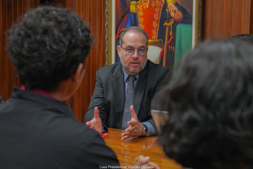Reconocen validez de los reclamos estudiantiles: CSE baja de 40% a 30% el valor de las pruebas estandarizadas