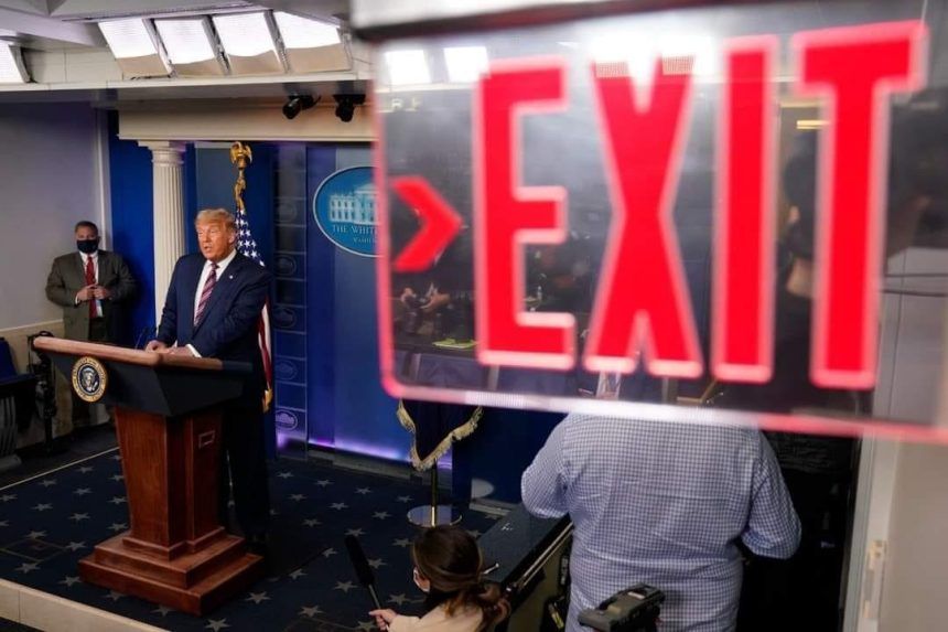 Otra vez Trump incita a la violencia de sus huestes contra la prensa: dice que no le importa que “se abran paso a tiros contra las noticias falsas”