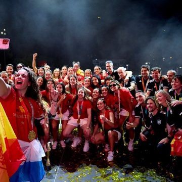 España celebra campeonato mundial.