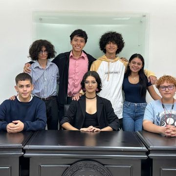 Jóvenes denuncian que fueron intimidados y se les impidió salir en Casa presidencial: “Me sentía muy violentada”, afirma una estudiante