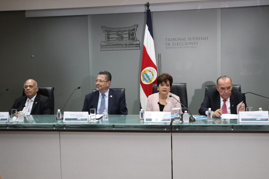 Poderes de la República y TSE firman compromiso para las elecciones municipales