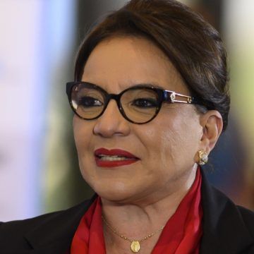 Presidenta de Honduras asegura que su Gobierno está “bajo el ataque de las fuerzas narcoconservadoras”