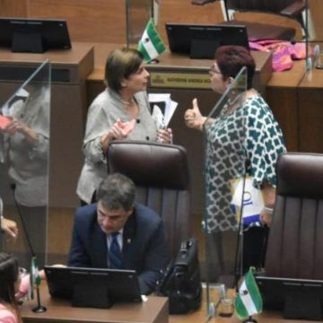 “¡Traidora!” Cisneros, Ada Acuña y Alexánder Barrantes gritan a Luz Mary Alpízar en el plenario legislativo