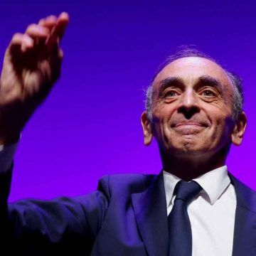 Ultraderechista francés Zemmour es condenado a pagar una multa de 4.000 euros por comentarios homófobos
