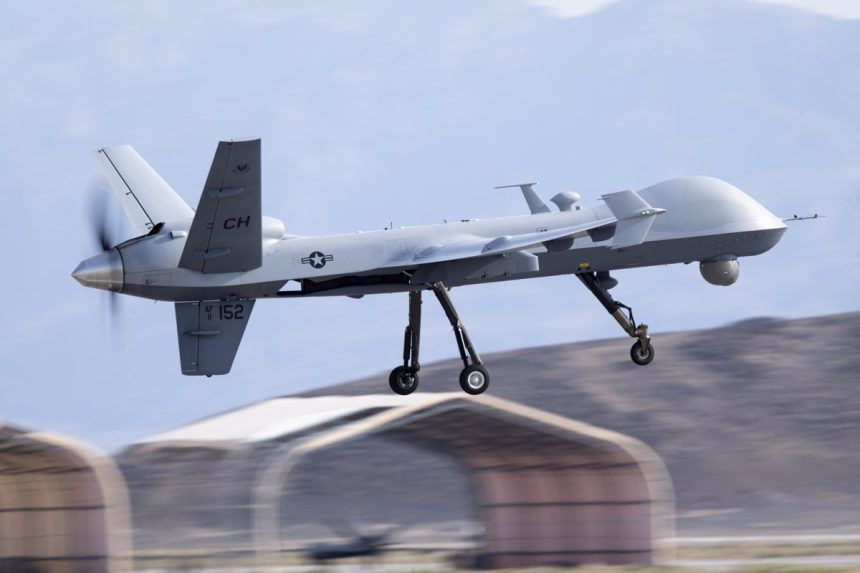 Ataque masivo de Ucrania contra Moscú con drones provoca varias muertes: Zelenski dice a Rusia "que acabe con esta guerra"