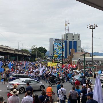 Gran protesta nacional vuelve a impactar Casa Presidencial con miles de personas (fotos, videos)