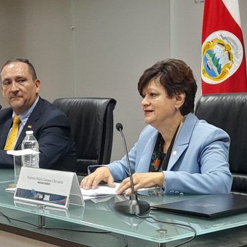 Buscarán puestos municipales casi 40.000 personas.