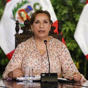 Fiscalía de Perú pone denuncia contra la presidenta Boluarte por asesinatos de manifestantes