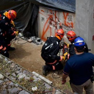equipos de búsqueda y rescate por previsión de terremoto de 7.6 en la zona sur