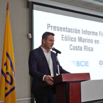 explotación de energía eólica marina en Costa Rica con el ICE.