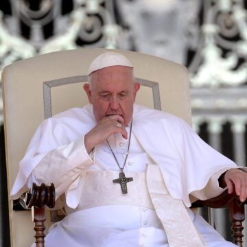 El Papa pide a Zelenski que tenga la “valentía” de “alzar la bandera blanca” y negociar la paz con Rusia