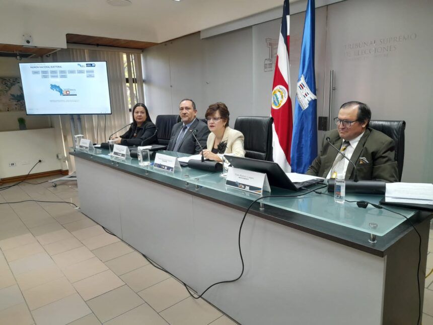 Costa Rica tiene más mujeres que hombres: cerca de 25.5oo más