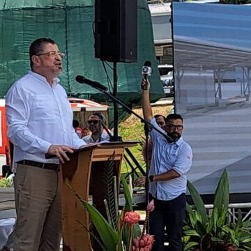Presidente Chaves en Sabalito de Coto Brus: "si me dicen malcriado vayan Reclámenle a mi padre que mi dio buena coyunda"