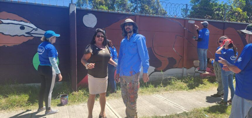 Guararí de Heredia se llena de color e ilusión con los nuevos murales de su colegio