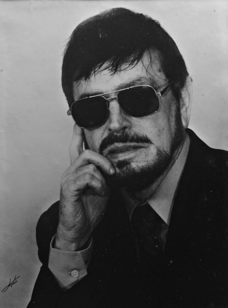 Poema de la semana: "Decide tú el silencio" -y 2 poemas más- del costarricense Jorge Charpentier