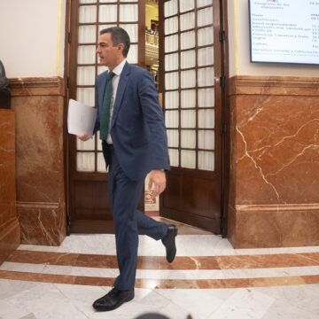 El presidente de Bolivia, Luis Arce, hace un llamado al pueblo boliviano a movilizarse contra golpe de estado militar y España lo condena