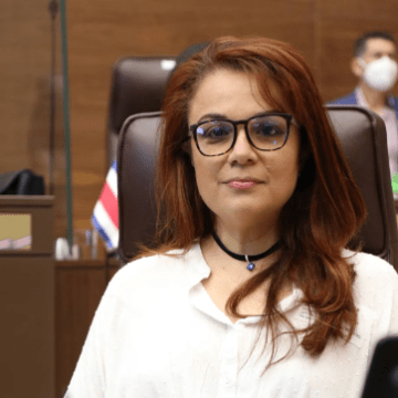 Voto de censura: Diputada Rivera acusa a ministra Müller de fracasar con modelo alternativo para educación tecnológica