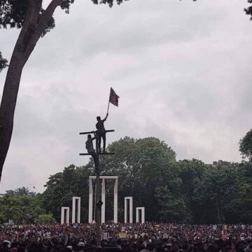 Dimite primera ministra de Bangladesh ante ola de protestas