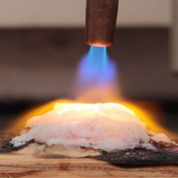 Inventan nuevo gel potenciador que protege las casas de los incendios forestales