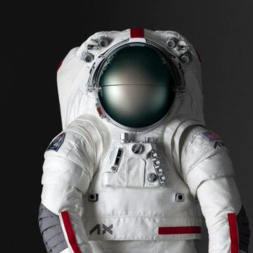 Este es el diseño del traje espacial que usarán los astronautas que regresarán a la Luna