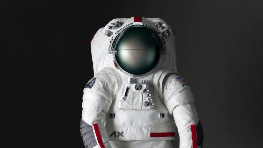 Este es el diseño del traje espacial que usarán los astronautas que regresarán a la Luna