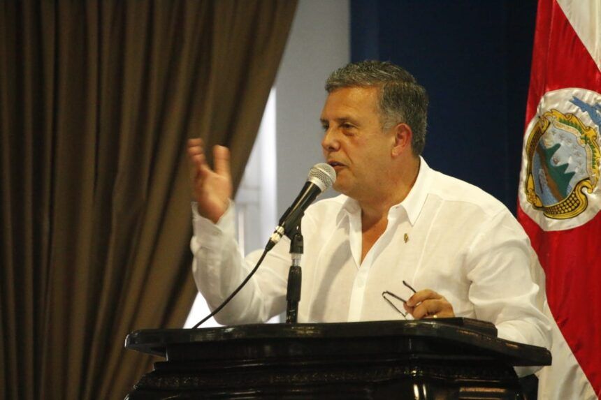 “Gobierno no sabe hacer proyectos”: Bancadas legislativas se manifiestan sobre resolución constitucional acerca del Jaguar 2