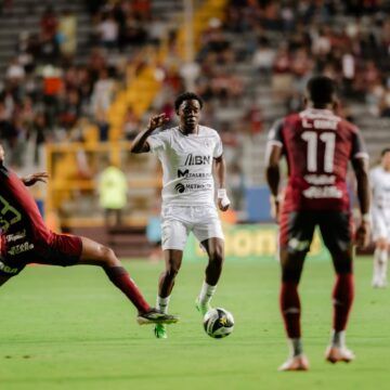 Los equipos grandes con dificultad en el cierre del campeonato nacional: cuando faltan 7 partidos hay 8 equipos para 4 cupos