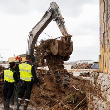 España entre el lamento, la indignación y la solidaridad por la DANA: descubren últimos cuerpos mientras llegan brigadas de ayuda