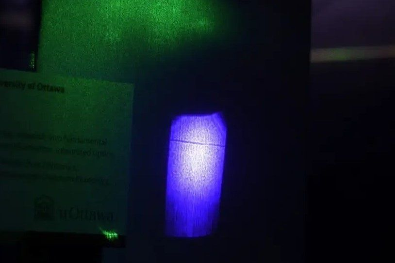 Hallazgo ‘imposible’: la luz láser puede proyectar su propia sombra