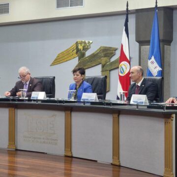 Costa Rica celebra el Día de la Democracia desunida y con una evidente ruptura entre los poderes de la República