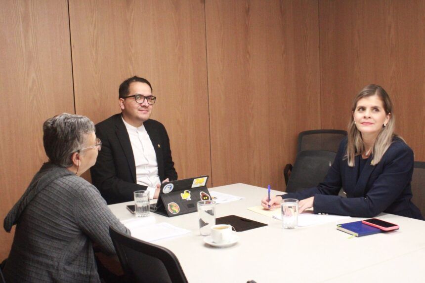 | Videos: Frente Amplio negocia proyectos de mutuo acuerdo con Casa Presidencial. La ministra Laura Fernández dejó en espera si convocarán proyectos acordados:
