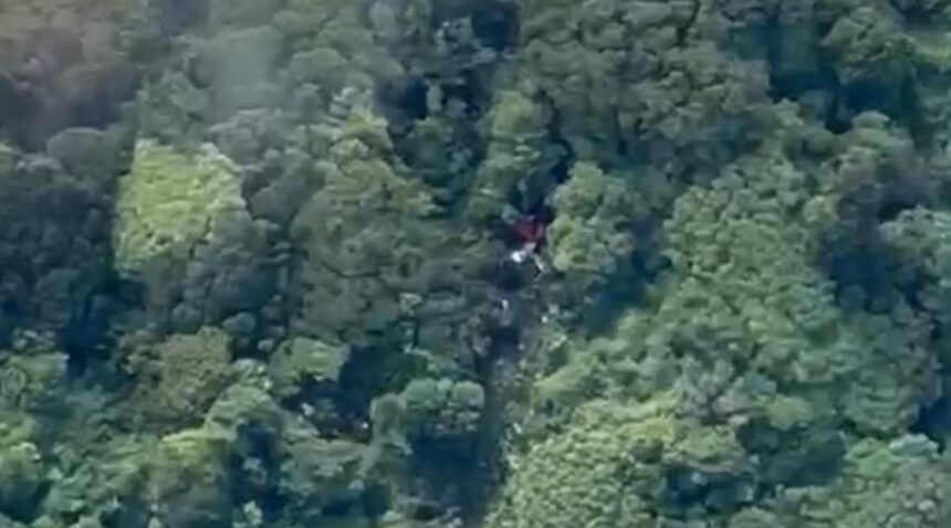 Vea videos: Avioneta se estrella sobre cerro de Escazú