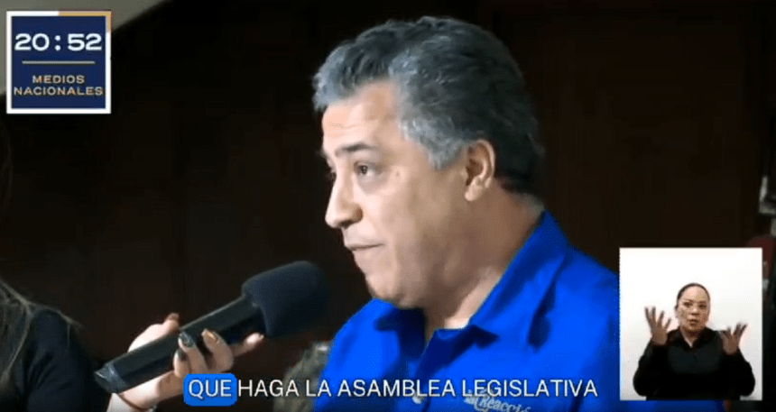 Video: Rodrigo Chaves reaccionó con insolencia infantil frente a periodista respetuoso en su programa de propaganda