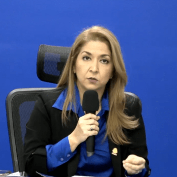 Reprochan populismo de la ministra Mary Munive y aseguran que miente sobre proyecto para nombrar médicos especialistas