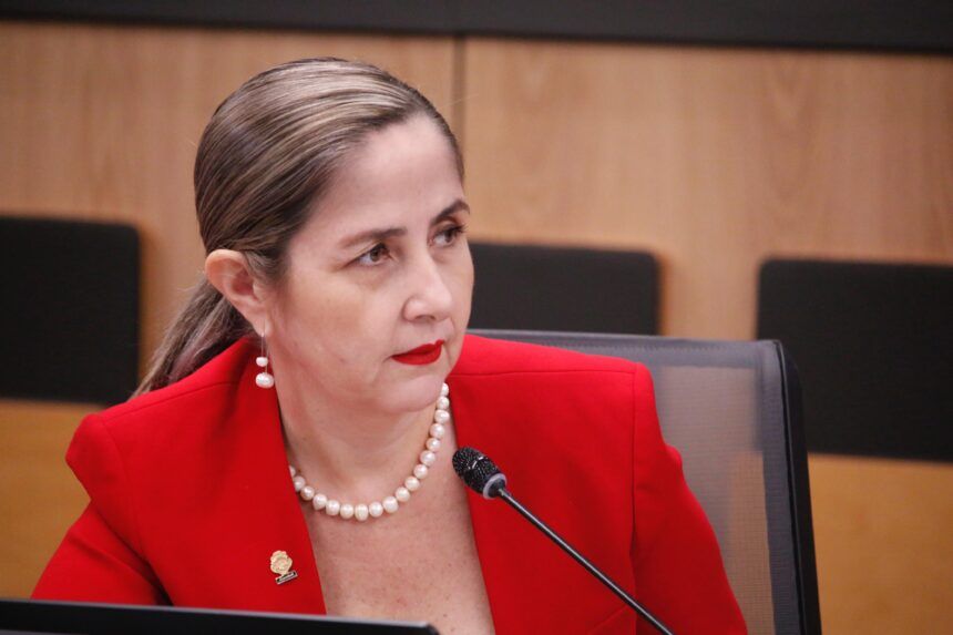 Gobierno impulsa vía rápida para proyecto de jornadas 4-3 luego de que comisión legislativo emitió dictamen favorable