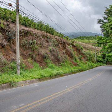 Estudio del Lanamme-UCR detecta 1029 sitios que muestran deslizamientos y 767 con erosión en vías principales del país