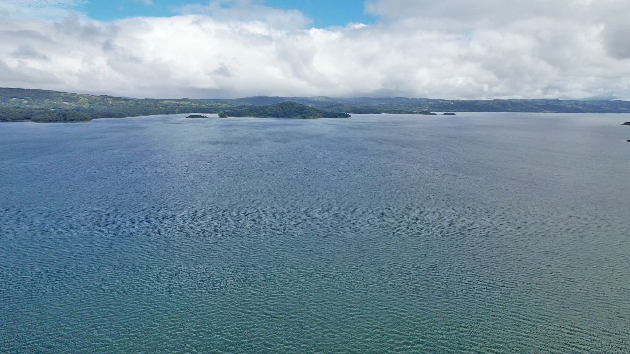 represa lago arenal