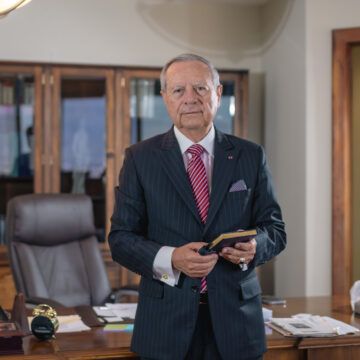 Enrique Castillo declina de su precandidatura en el PLN