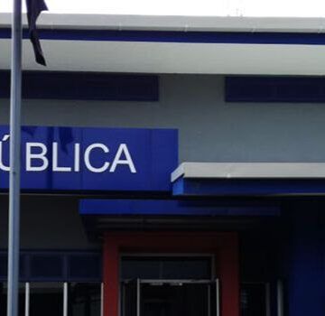 Contraloría afirma que Ministerio de Justicia redujo delegaciones policiales en ejecución de crédito sin análisis técnico para medir impacto