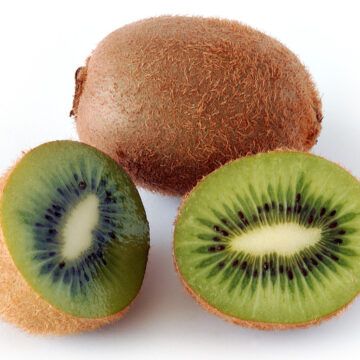 Kiwi_aka No peles el kiwi: comerlo con piel tiene hasta un 50% más de fibra y 3 veces más antioxidantes