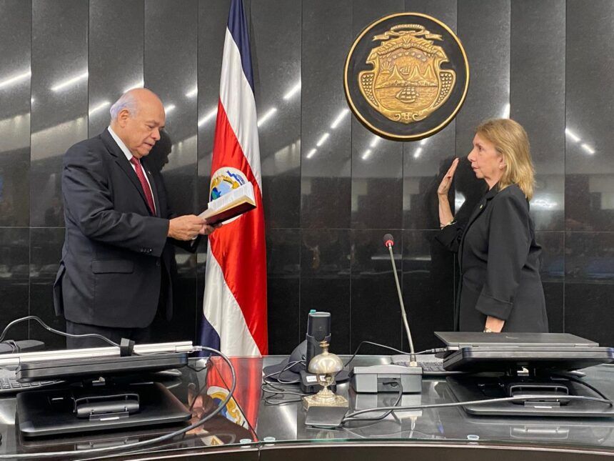 Corte Suprema de Justicia reelige a 3 magistradas del TSE