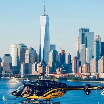 Helicóptero turístico cae sobre el río Hudson en Nueva York y fallece una familia de 5 españoles