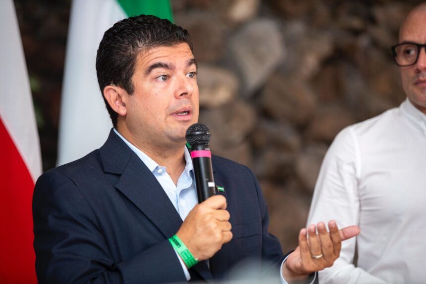 Candidato liberacionista Álvaro Ramos rechaza vía rápida en el plenario para jornadas 4×3
