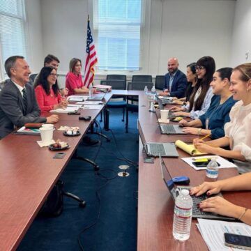 reunion aranceles Costa Rica busca reducir los aranceles impuestos por Trump que afectarían la inversión extranjera en el país