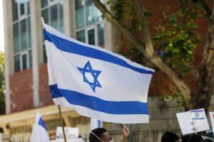Israel ataca Irán: reporte con las últimas noticias 9 EuropaPress 3724634 varias personas banderas israel concentracion federacion comunidades judias